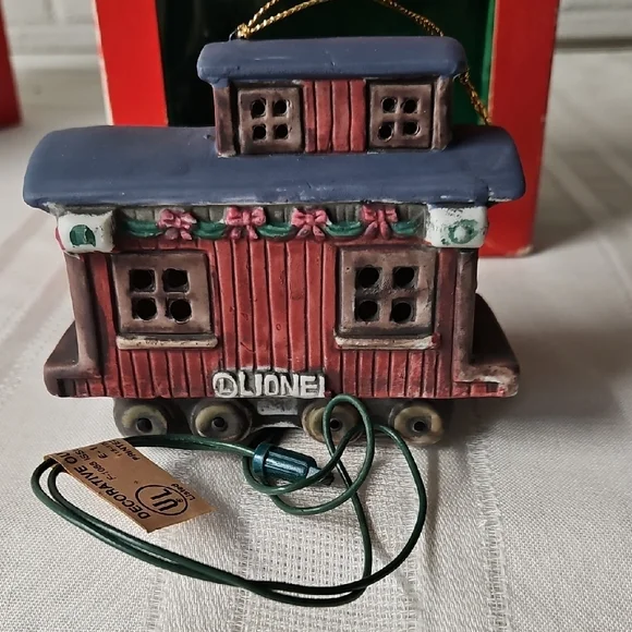 Lionel Christmas Caboose Ornament, 1st Edition - Picture 2 of 9